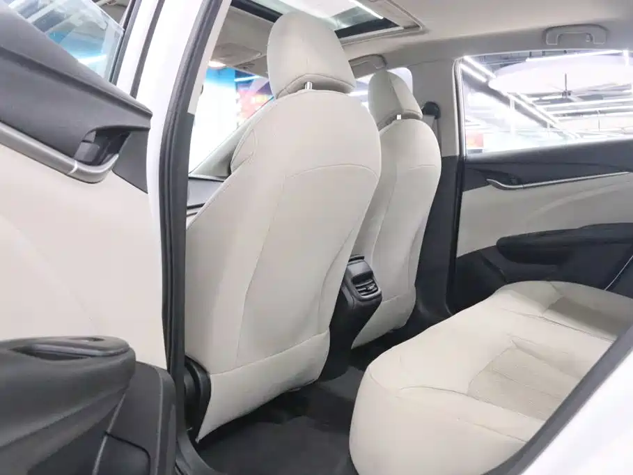 Buick Excelle 2015 — фото 13