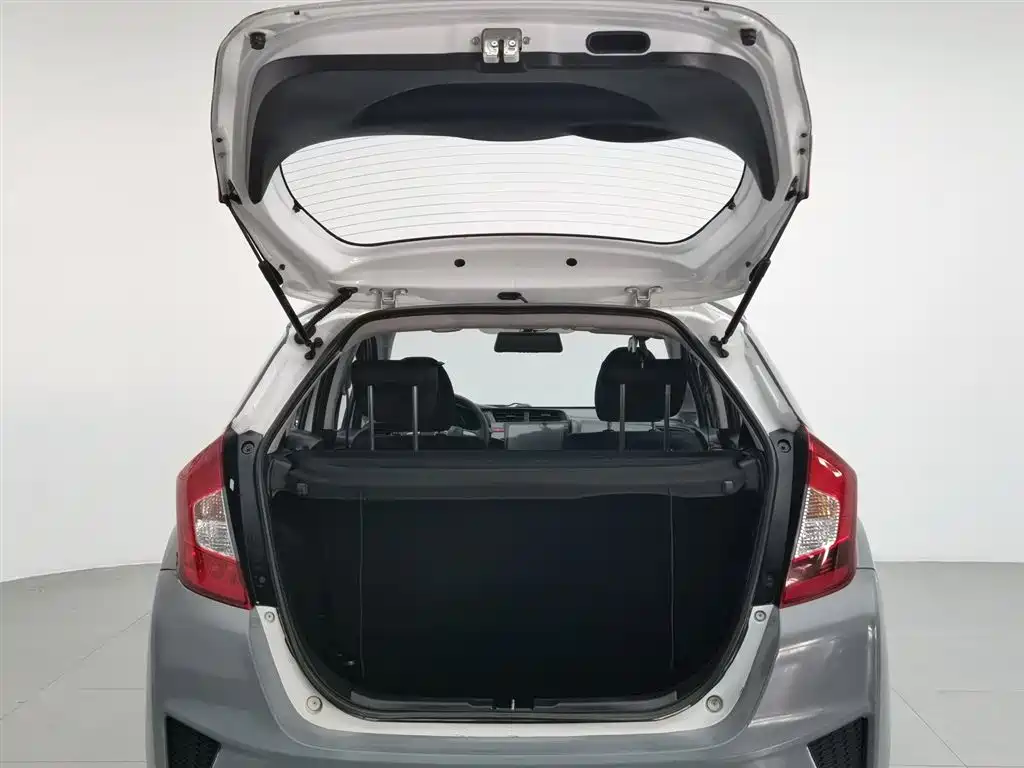 Honda Fit 2017 — фото 16