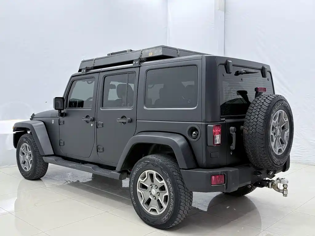 Jeep Wrangler 2018 — фото 15