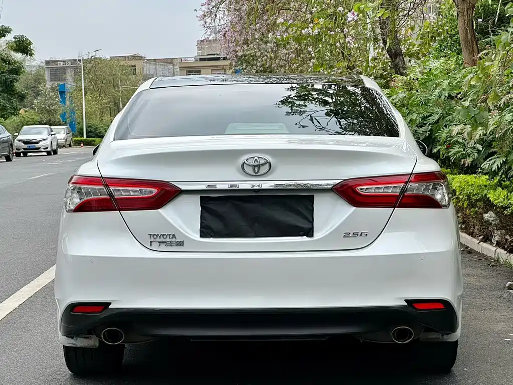 Toyota Camry 2019 — фото 5
