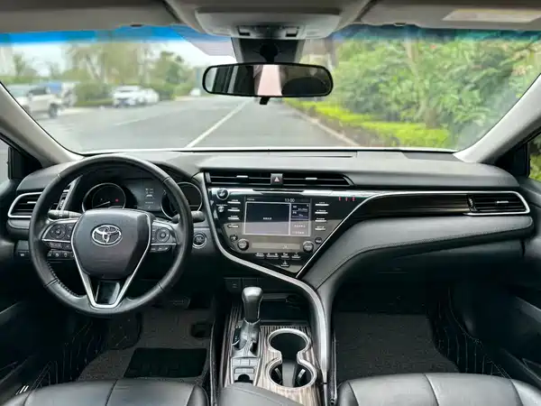 Toyota Camry 2019