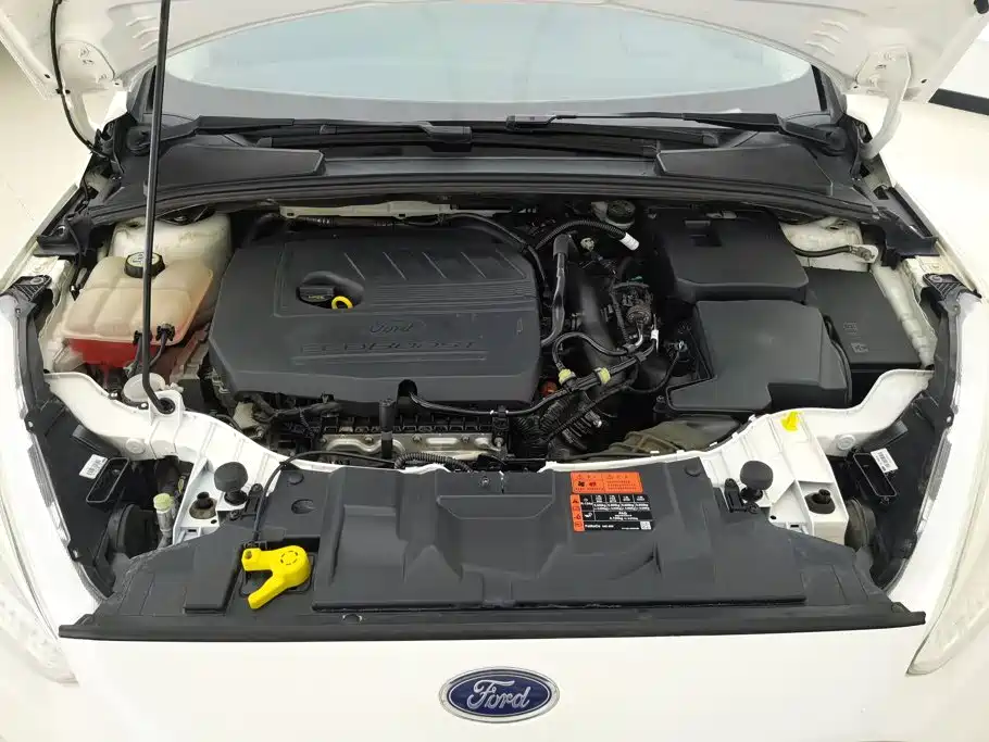 Ford Focus 2016 — фото 10