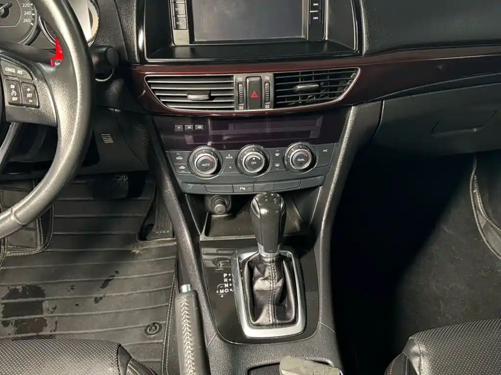 Mazda Atenza 2015 — фото 11