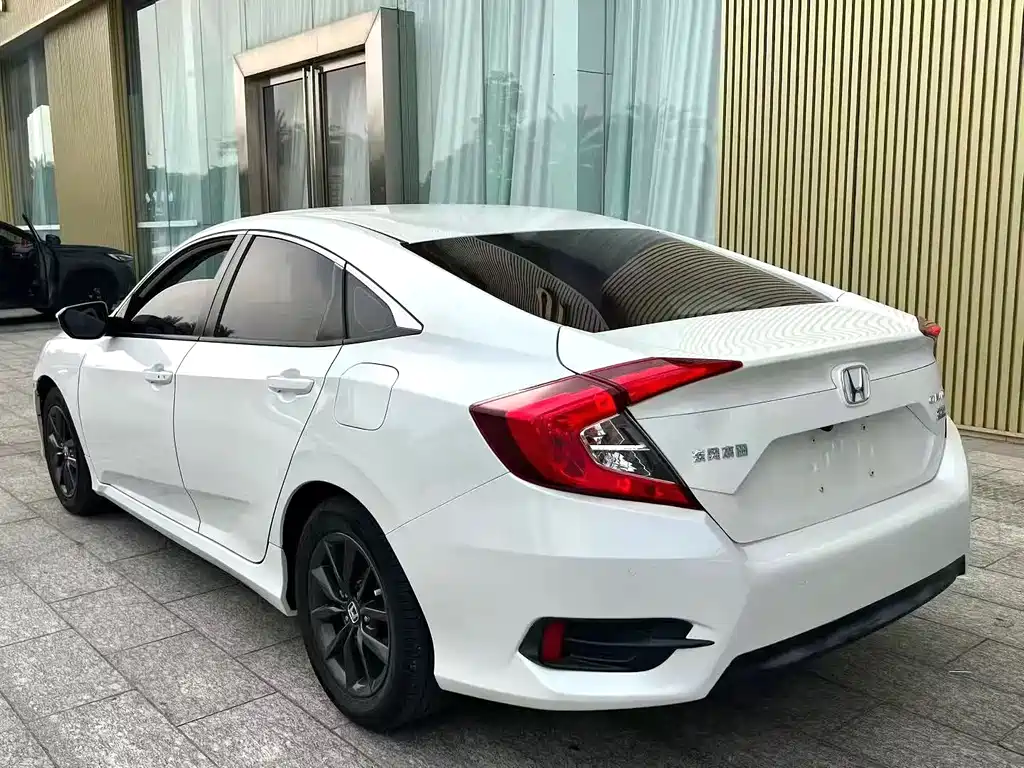 Honda Civic 2019 — фото 9