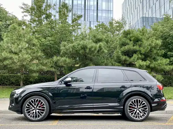 Audi SQ7 2024