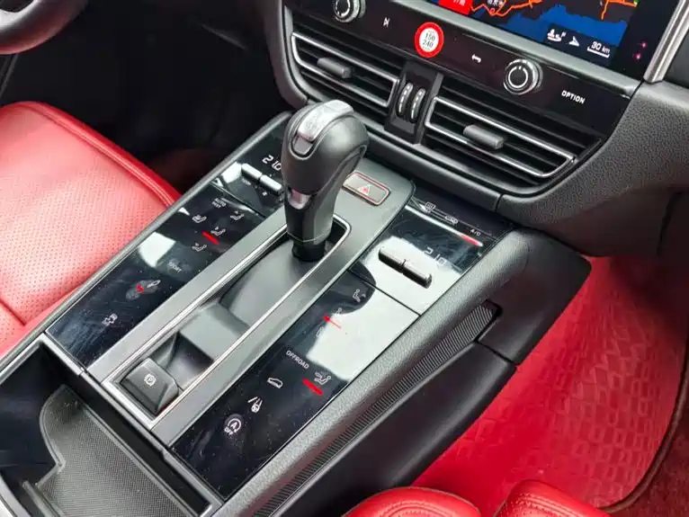 Porsche Macan 2023 — фото 13