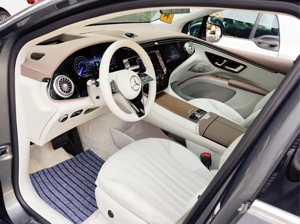 Mercedes-Benz EQS SUV 2023 — фото 11