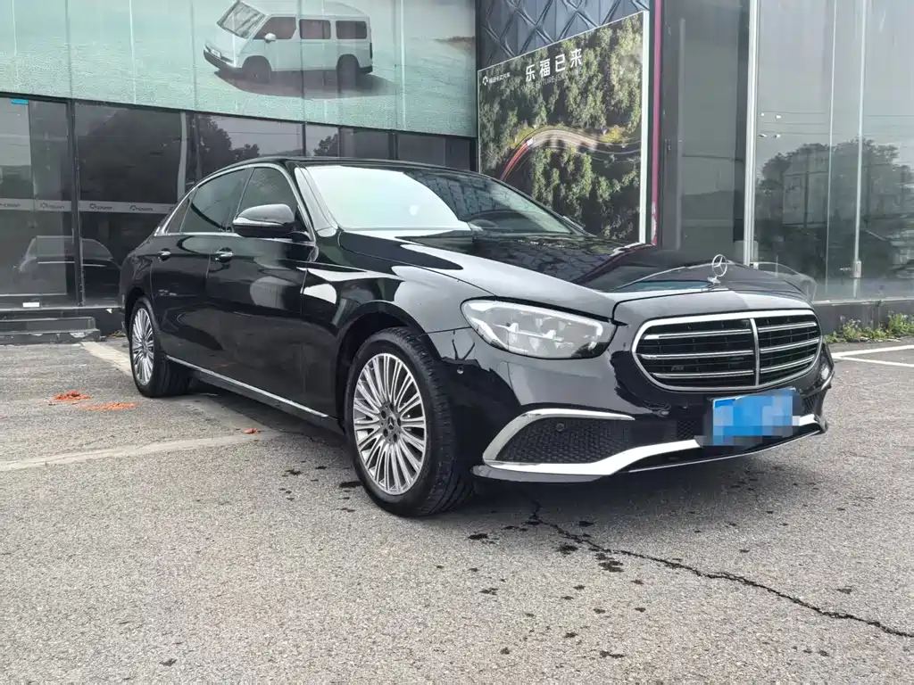 Mercedes-Benz E-Class 2023 — фото 3
