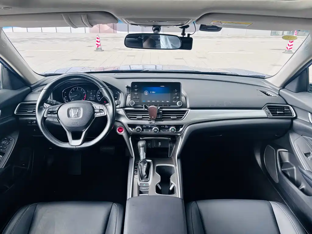 Honda Accord 2019 — фото 14