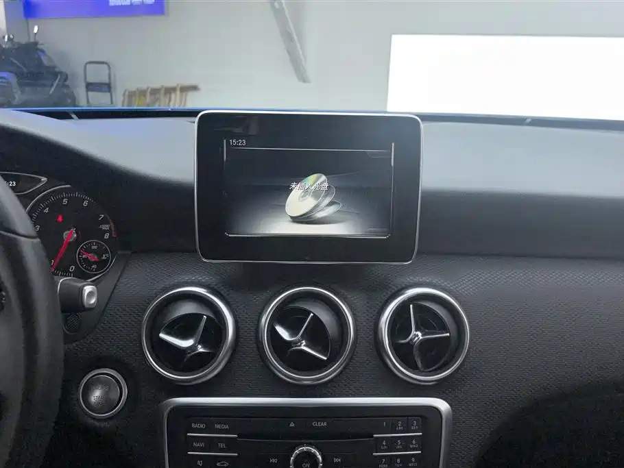 Mercedes-Benz A-Class 2016 — фото 13