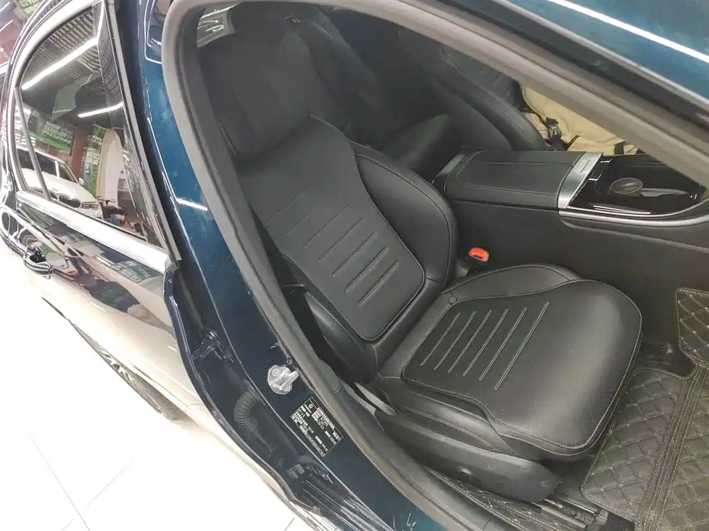 Mercedes-Benz C-Class 2022 — фото 25