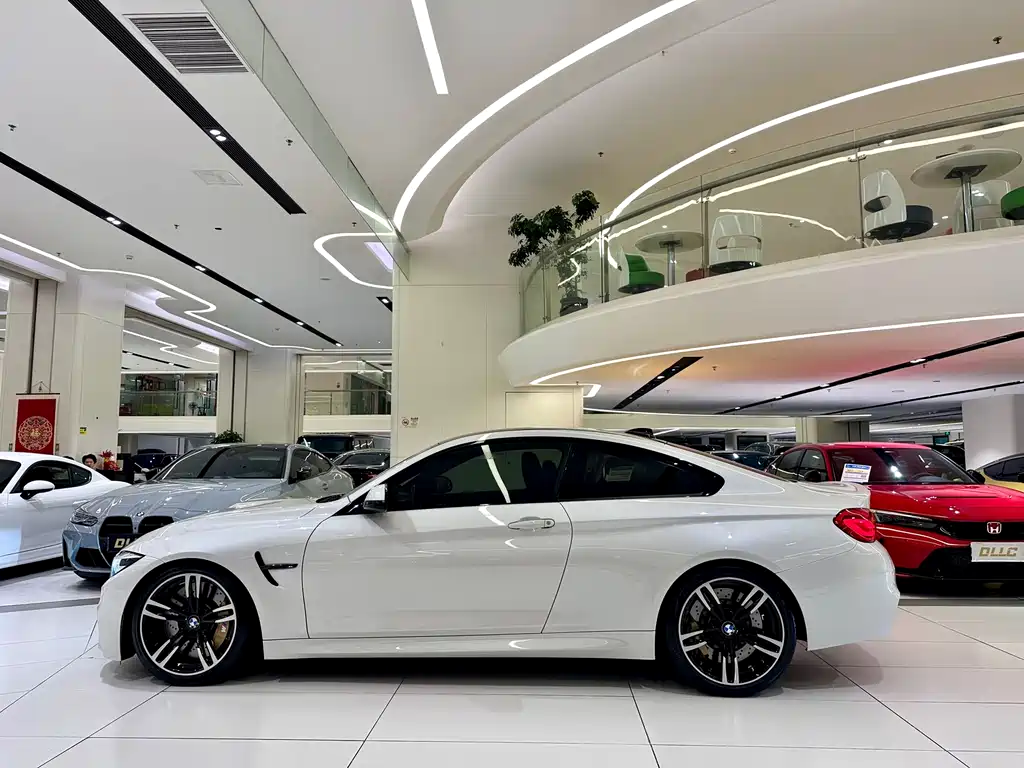 BMW M4 2019