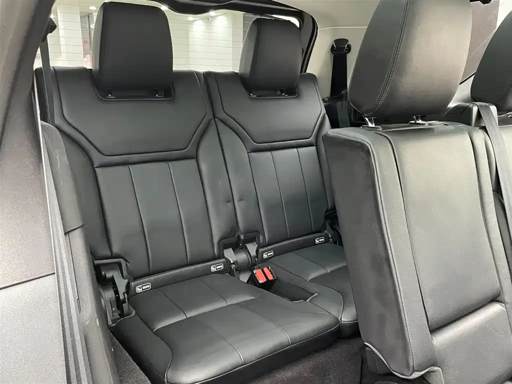 Land Rover Discovery 2018 — фото 31