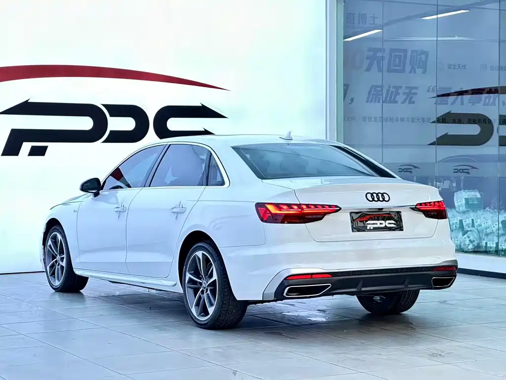 Audi A4L 2024 — фото 23