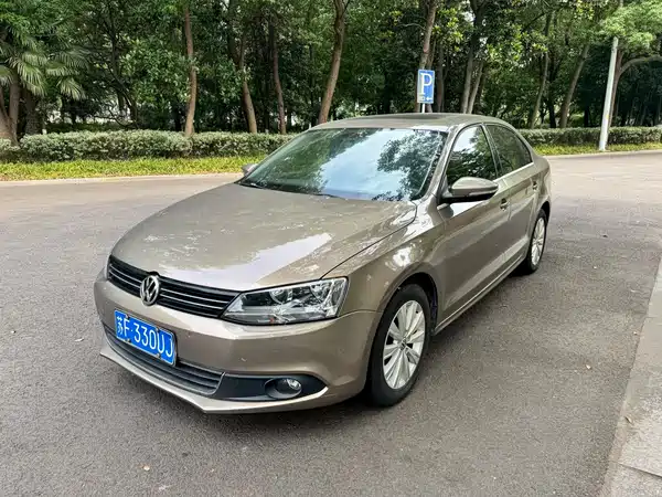 Volkswagen Sagitar 2014