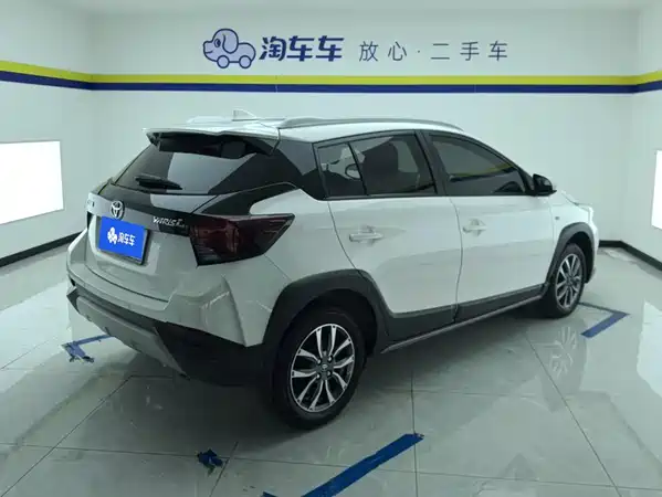 Toyota Yaris L 2022