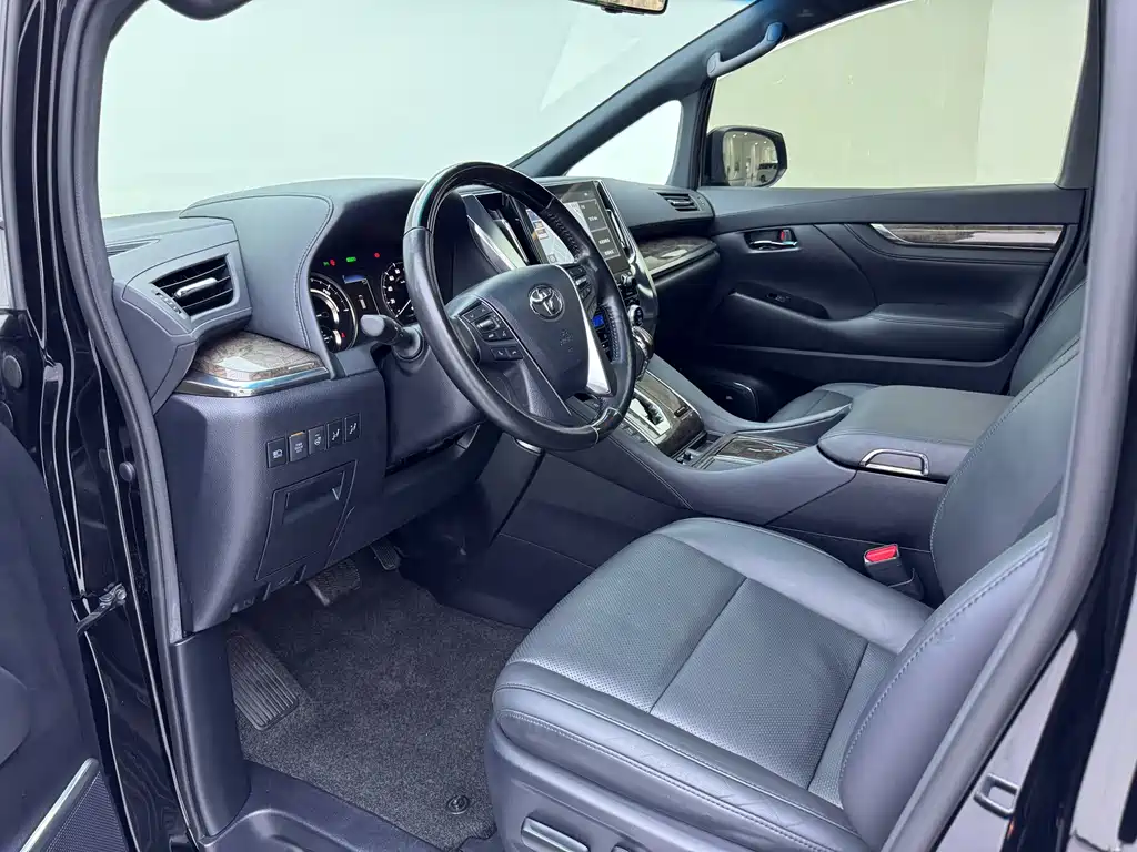 Toyota Alphard 2022 — фото 4