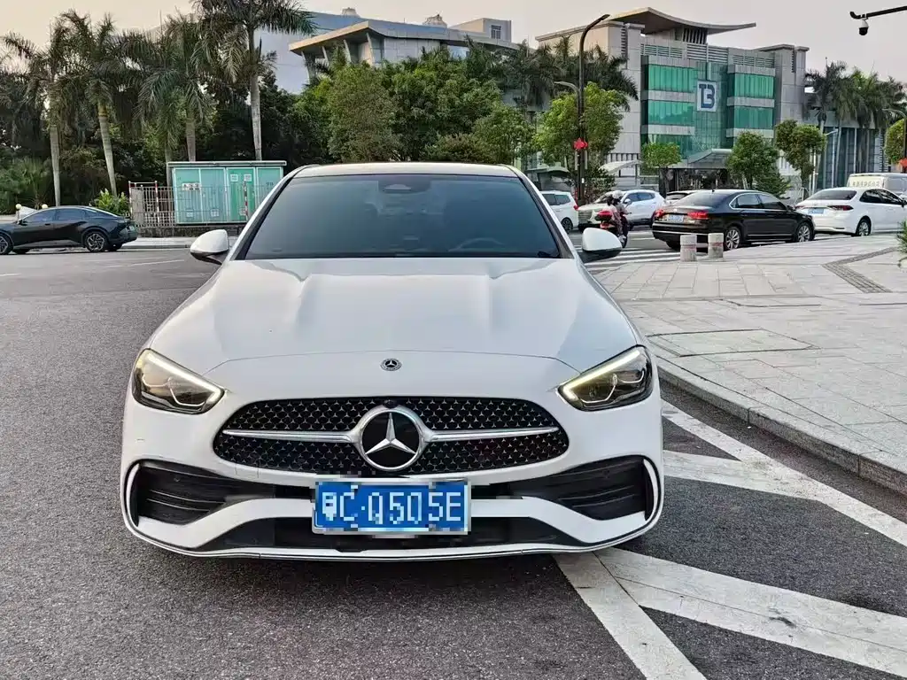 Mercedes-Benz C-Class 2023 — фото 2