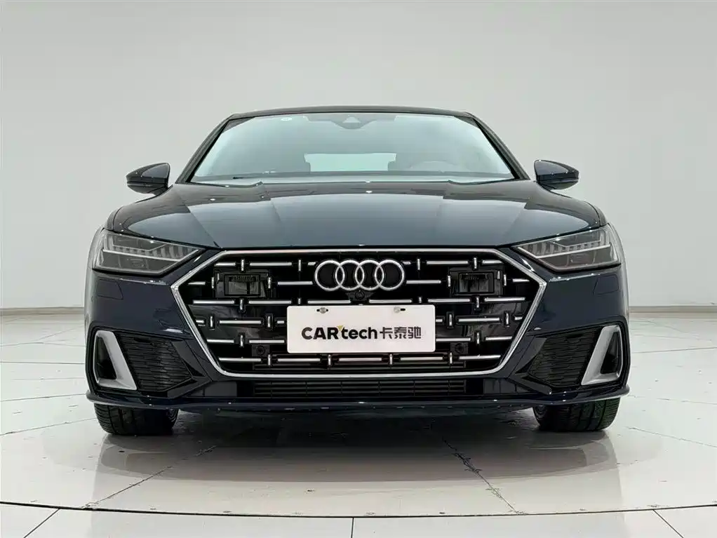 Audi A7L 2023 — фото 1