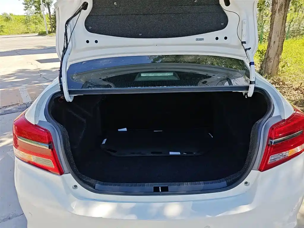 Toyota Yaris L 2018 — фото 19