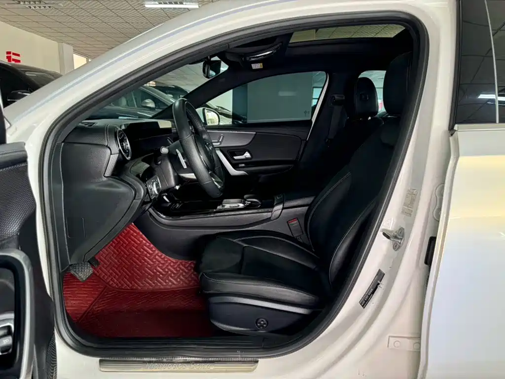 Mercedes-Benz A-Class 2019 — фото 14