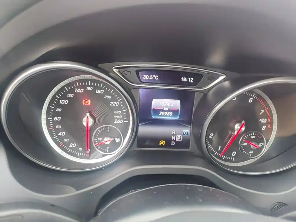 Mercedes-Benz GLA 2018 — фото 12
