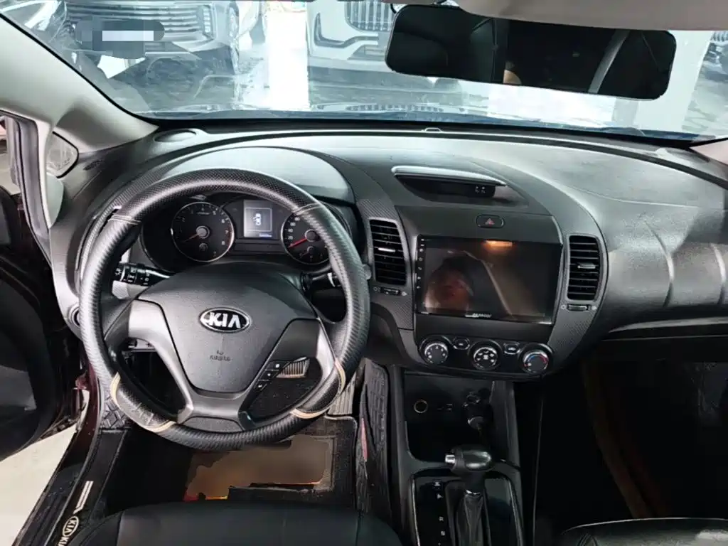 Kia K3 2018 — фото 10