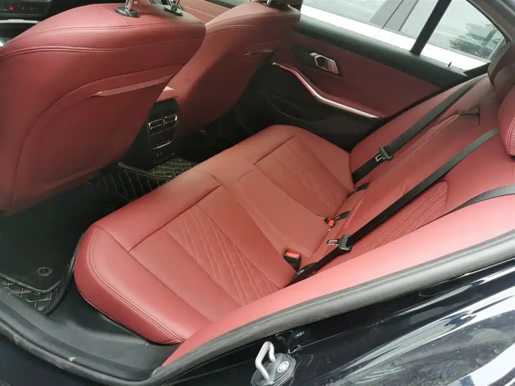 BMW 3 Series 2025 — фото 13