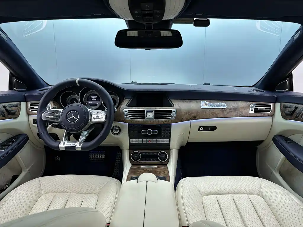 Mercedes-Benz CLS 2016 — фото 19