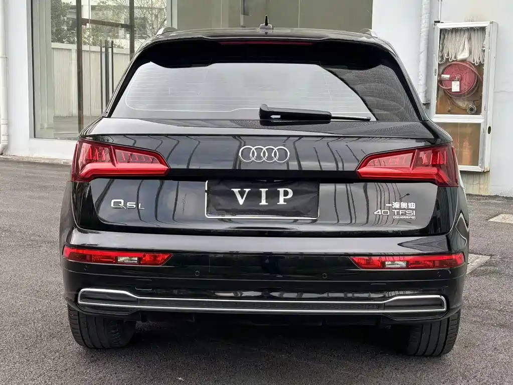 Audi Q5L 2020 — фото 14