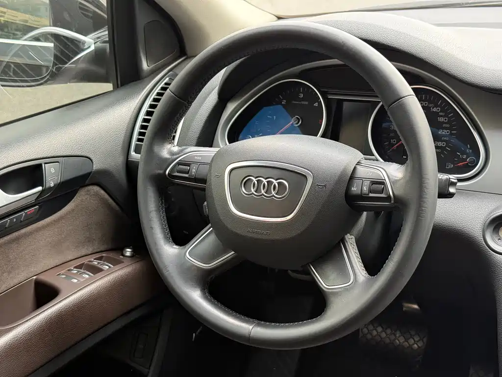 Audi Q7 2015 — фото 8