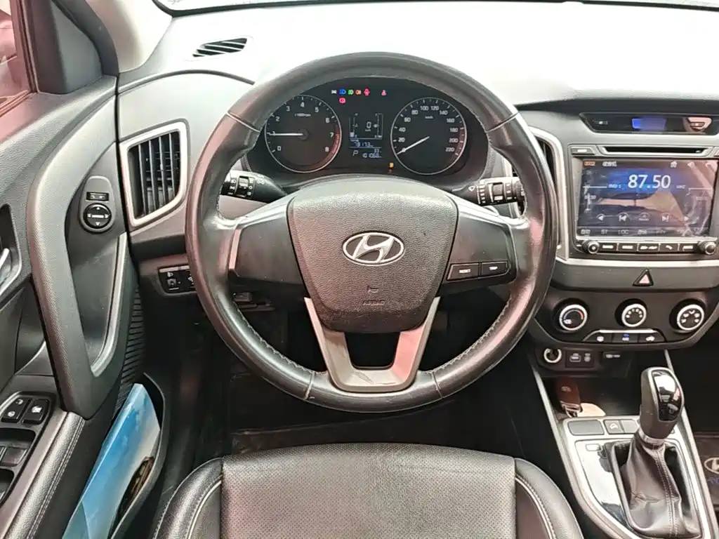 Hyundai ix25 2015 — фото 11