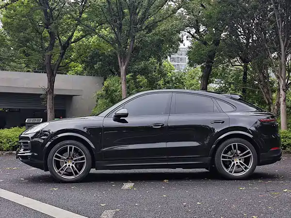 Porsche Cayenne 2023