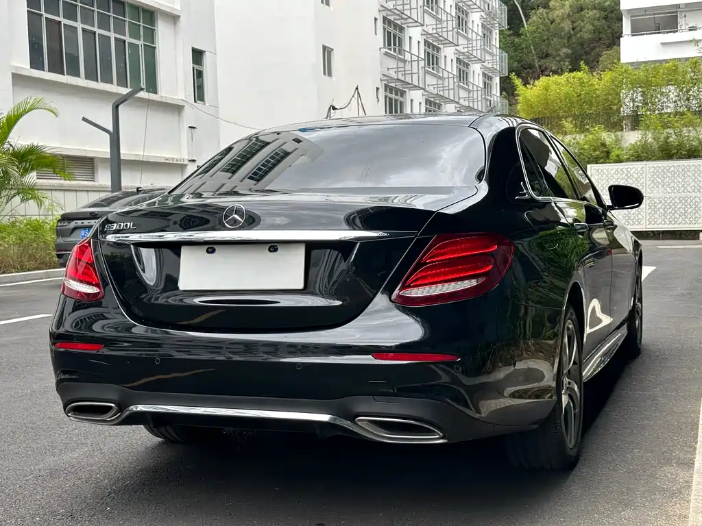 Mercedes-Benz E-Class 2019 — фото 11