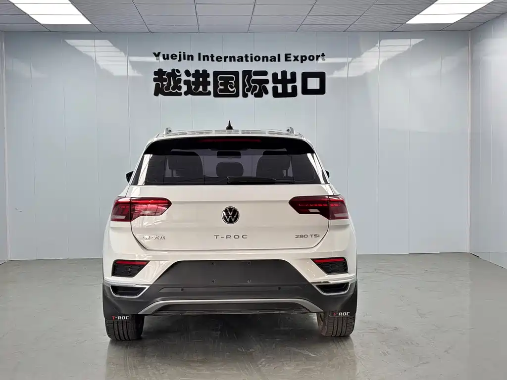 Volkswagen T-Roc 2023 — фото 9