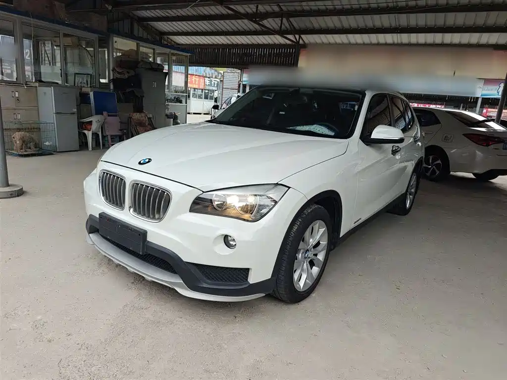 BMW X1 2015 — фото 1