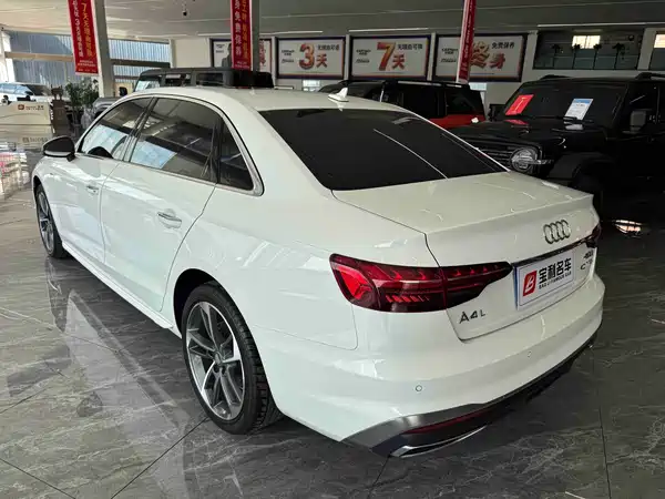 Audi A4L 2021