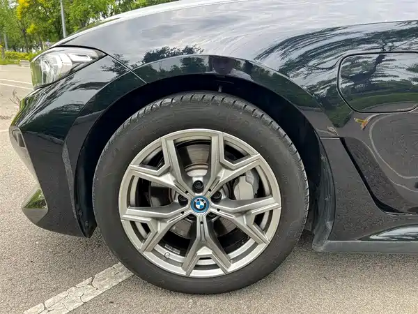 BMW i3 2024