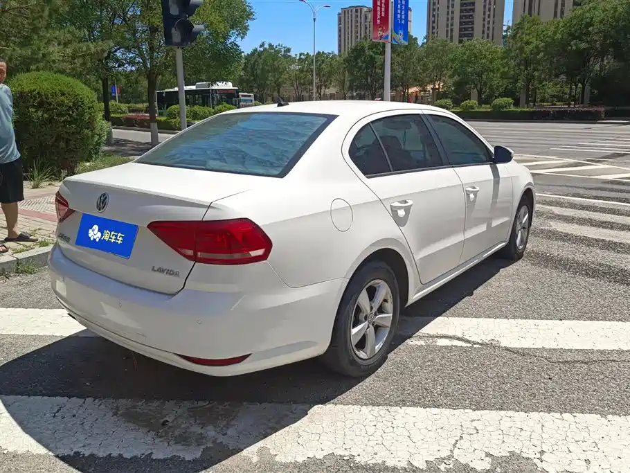 Volkswagen Lavida 2015