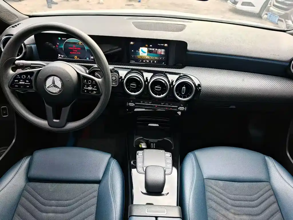 Mercedes-Benz A-Class 2022 — фото 6