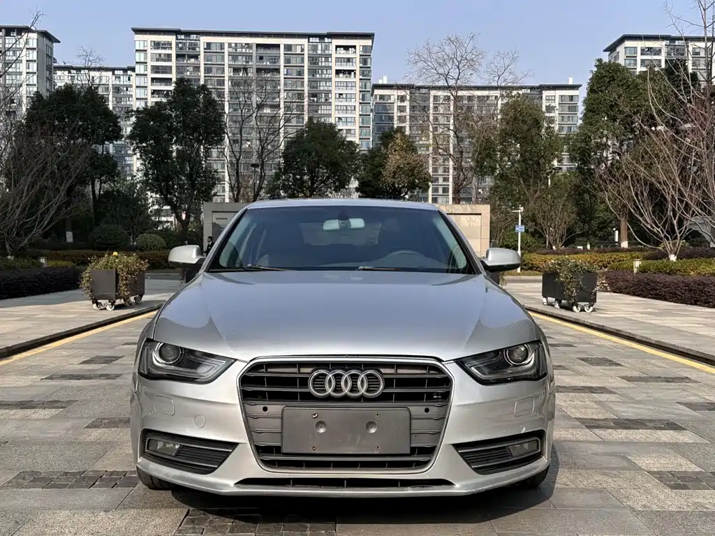 Audi A4L 2013 — фото 2