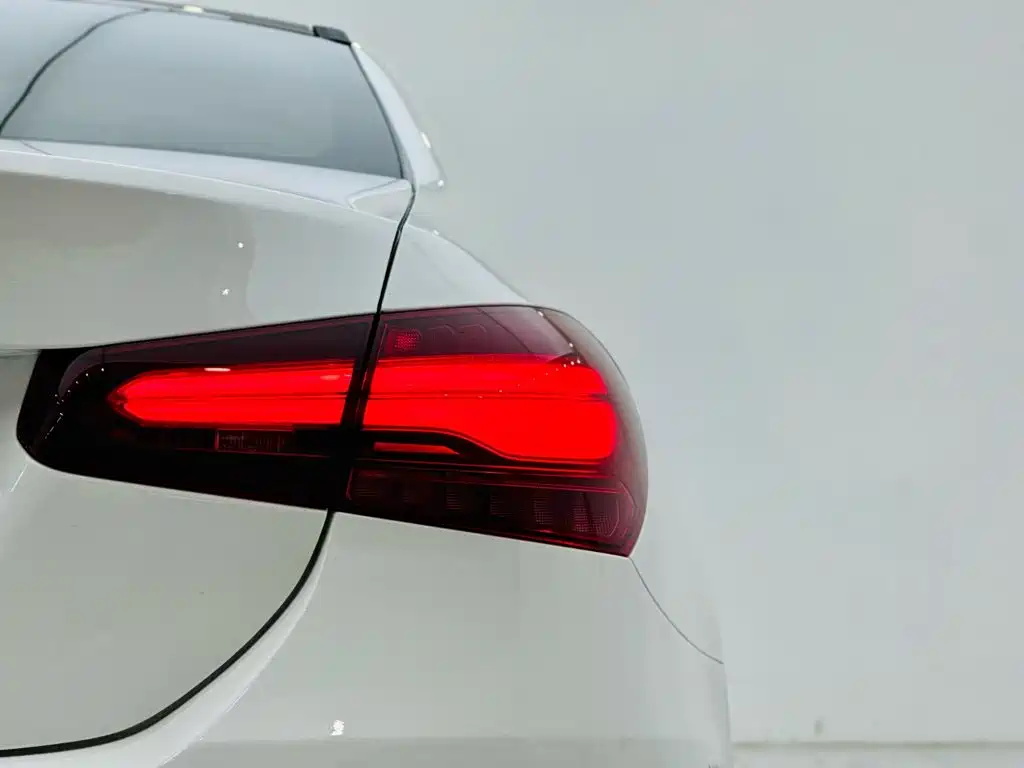 Mercedes-Benz A-Class 2024 — фото 12