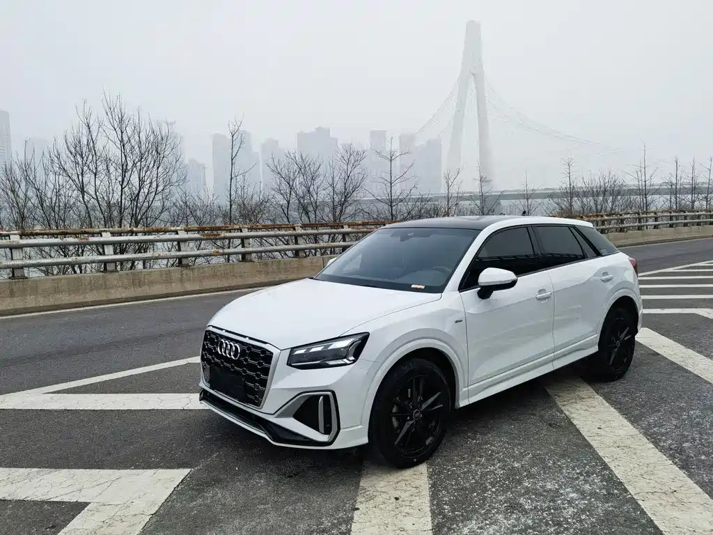 Audi Q2L 2023 — фото 1