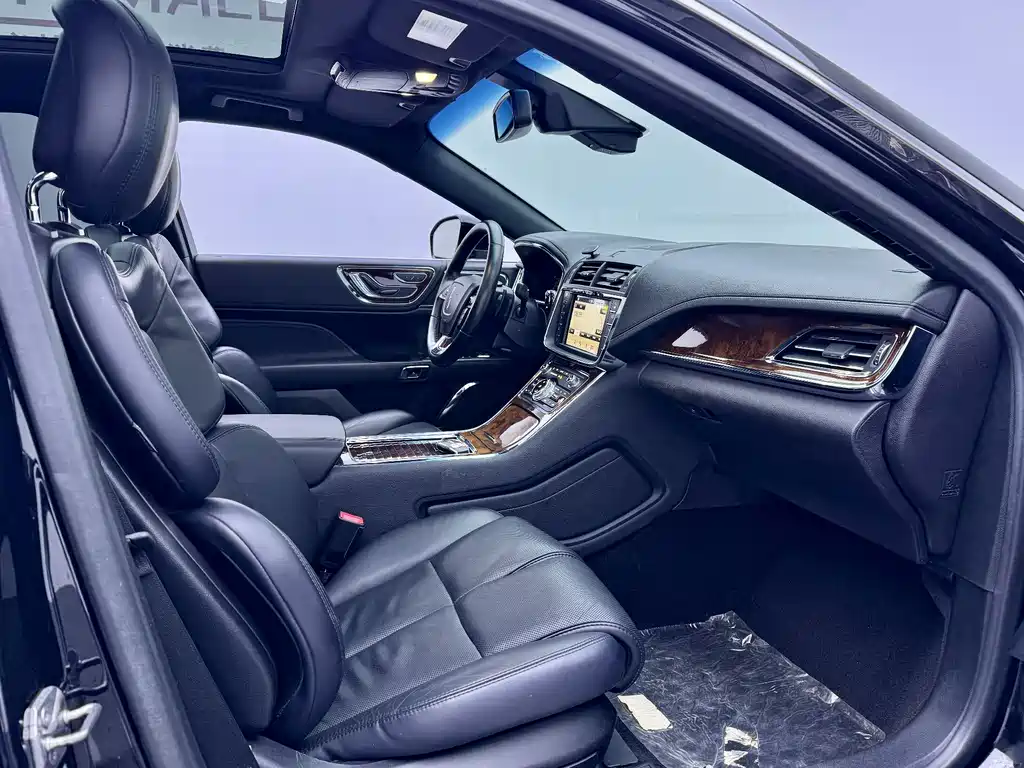 Lincoln Continental 2019 — фото 12