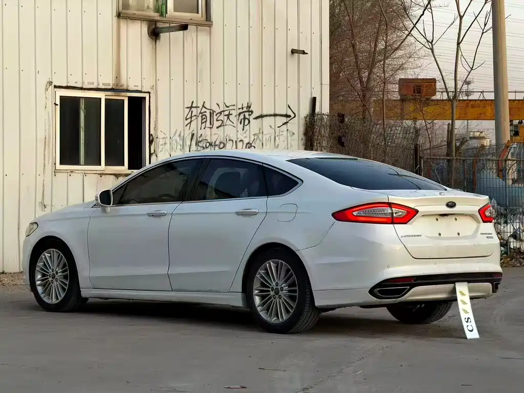 Ford Mondeo 2014 — фото 9