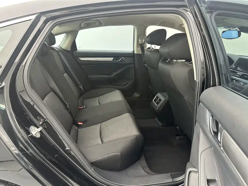 Honda Accord 2021 — фото 10