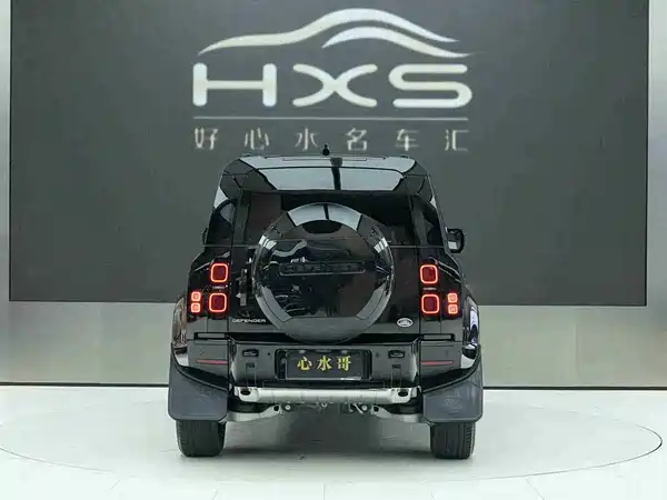 Land Rover Defender 2024