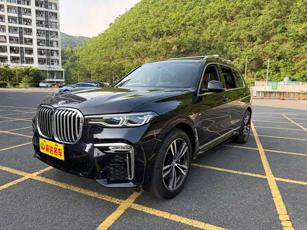 BMW X7 2021