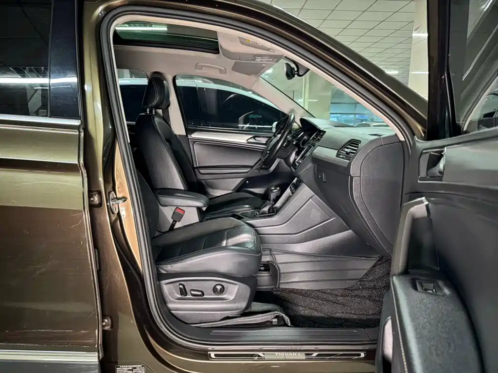 Volkswagen Tiguan L 2018 — фото 8