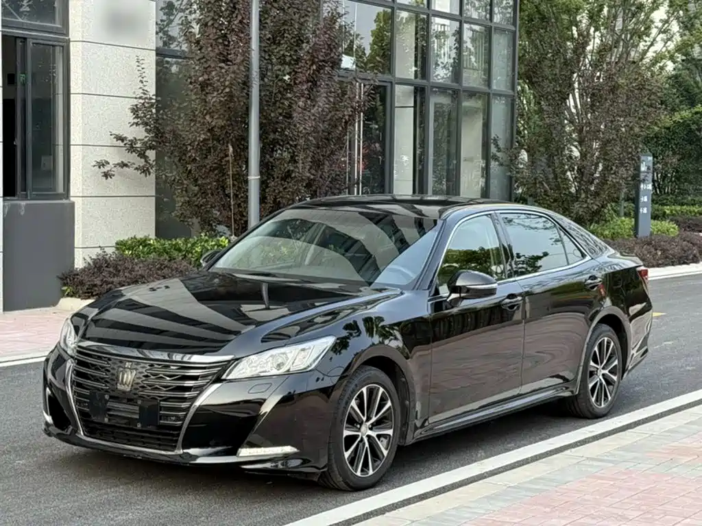 Toyota Crown 2018